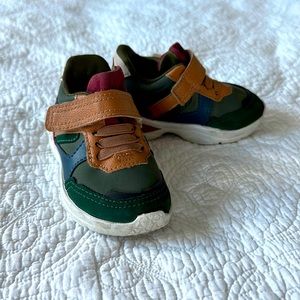 Cute sneakers baby 4.5